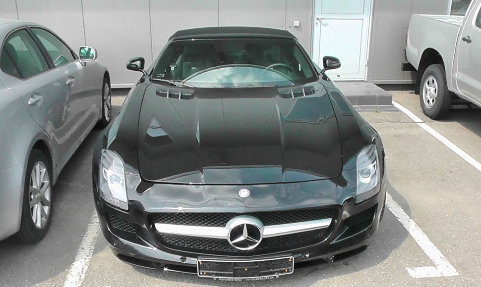 Klaipėdos muitinėje sulaikytas „Mercedes Benz SLS AMG“