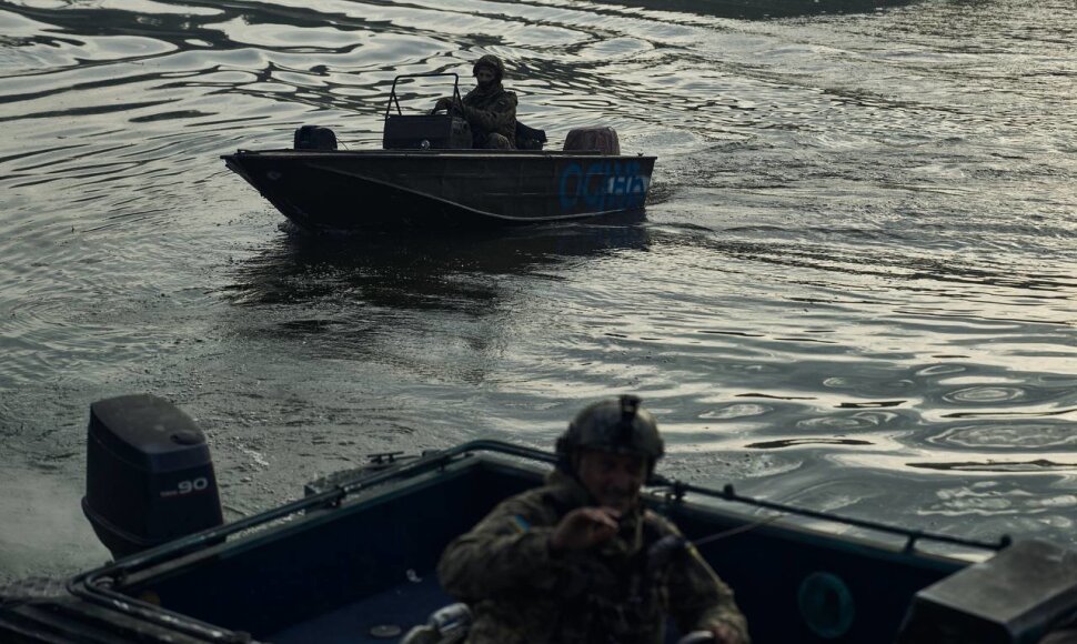 Ukrainos kariai keliasi per Dnieprą
