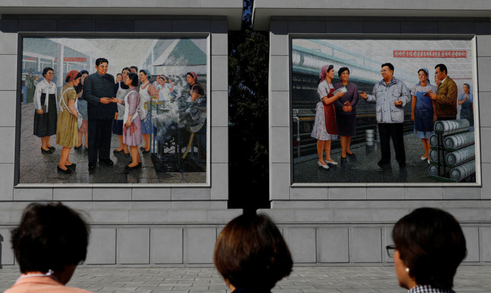 Šiaurės Korėjos diktatorių dinastijos atvaizdai
