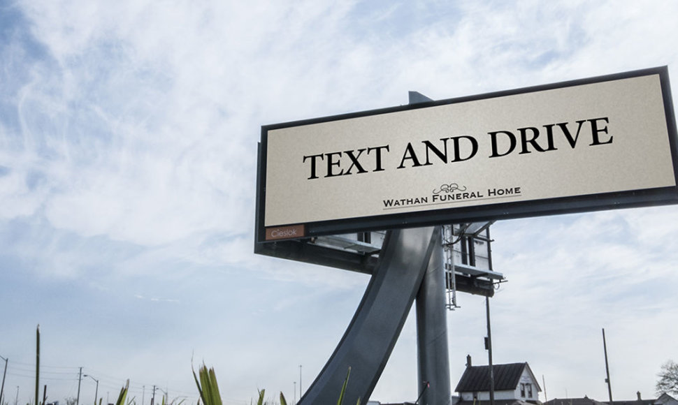 Socialinė reklama, įspėjanti apie žinučių rašymo pavojų vairuojant 