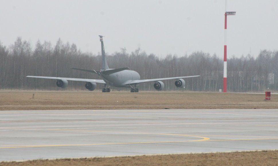 NATO misijos lėktuvai
