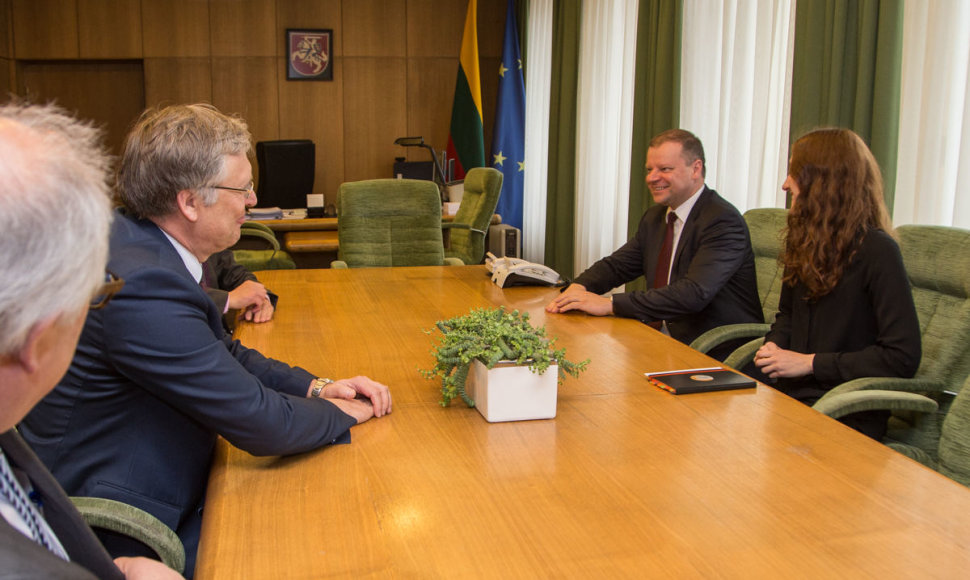 Premjeras Saulius Skvernelis susitiko su Universitetų pažangos konferencijos rektoriais 