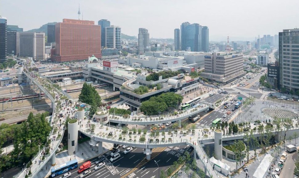 Žaliausia Seulo gatvė: transformavę viaduką, nušluostė nosį britams