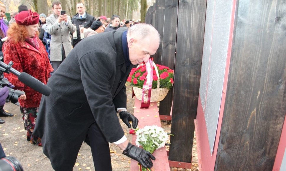 Maskvoje atidengtas memorialas „Atminties siena“