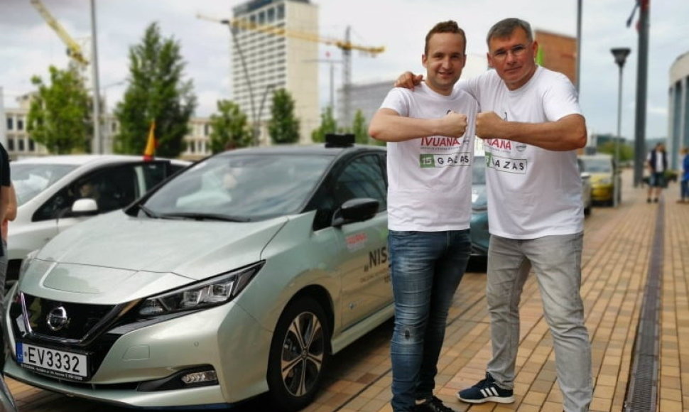 Elektromobilių lenktynėse startuoja „Ivuana-15min GAZAS“ komanda: Dovydas Brazys ir Žilvinas Pekarskas