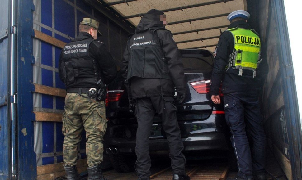 Lenkijos pareigūnai prie vogto BMW