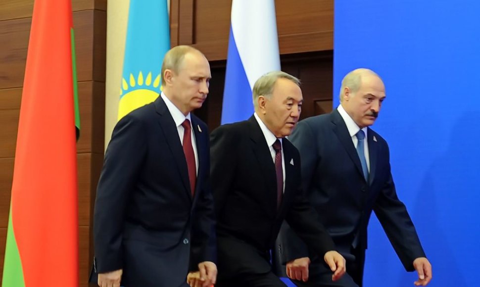 Rusijos prezidentas Vladimiras Putinas, Kazachstano prezidentas Nursultanas Nazarbajevas ir  Baltarusijos prezidentas Aliaksandras Lukašenka
