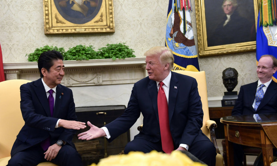 Shinzo Abe ir Donaldas Trumpas