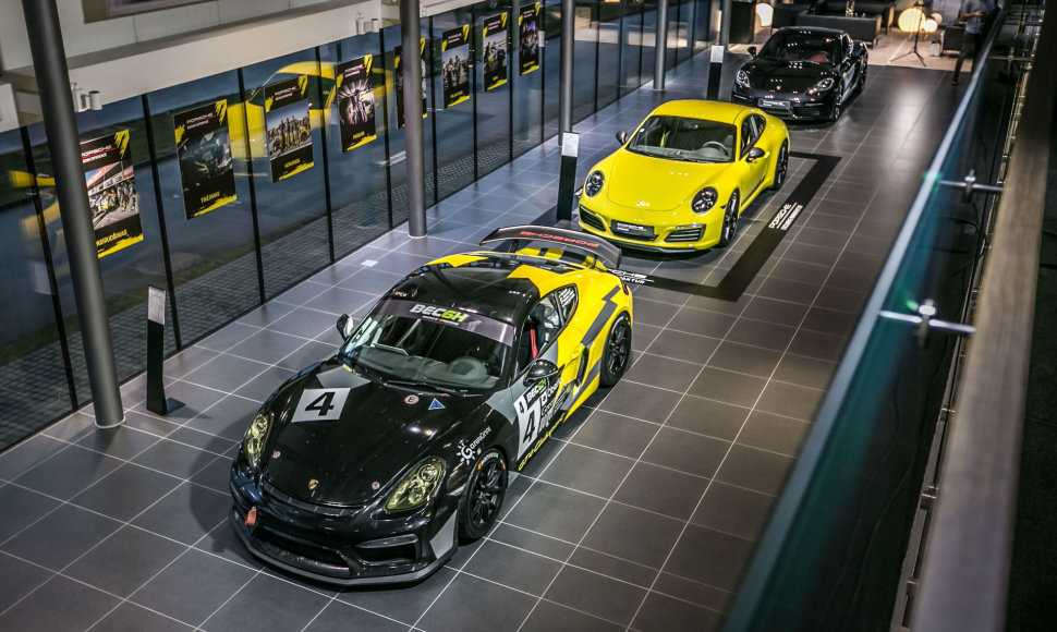 Vilniaus „Porsche“ centre – išskirtiniai dviduriai sportiniai automobiliai