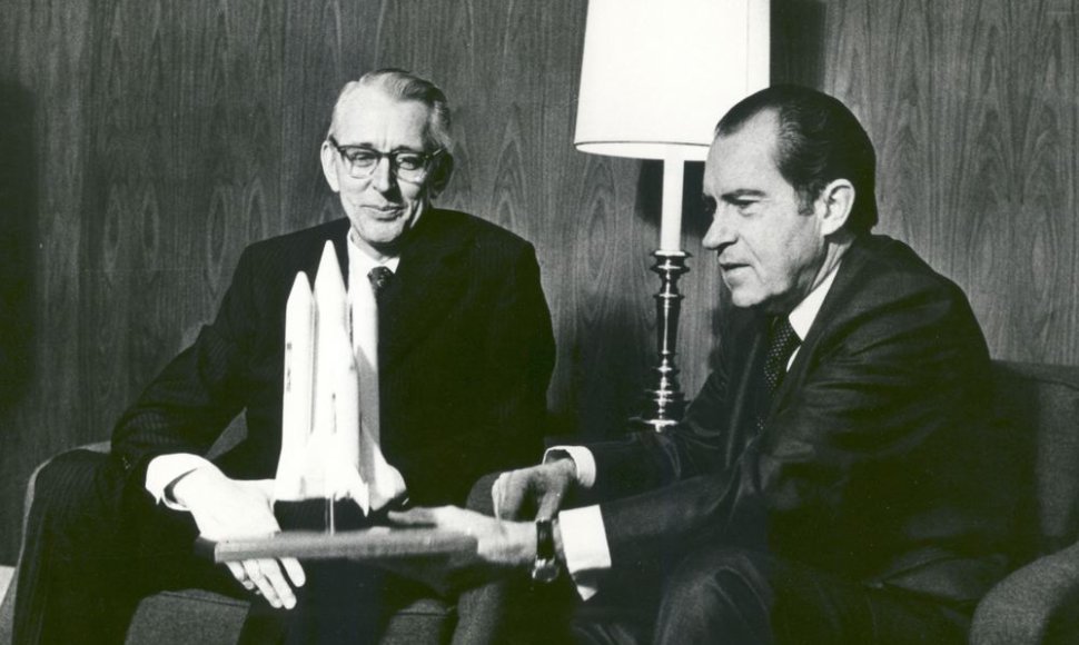 Richardas Nixonas (dešinėje)