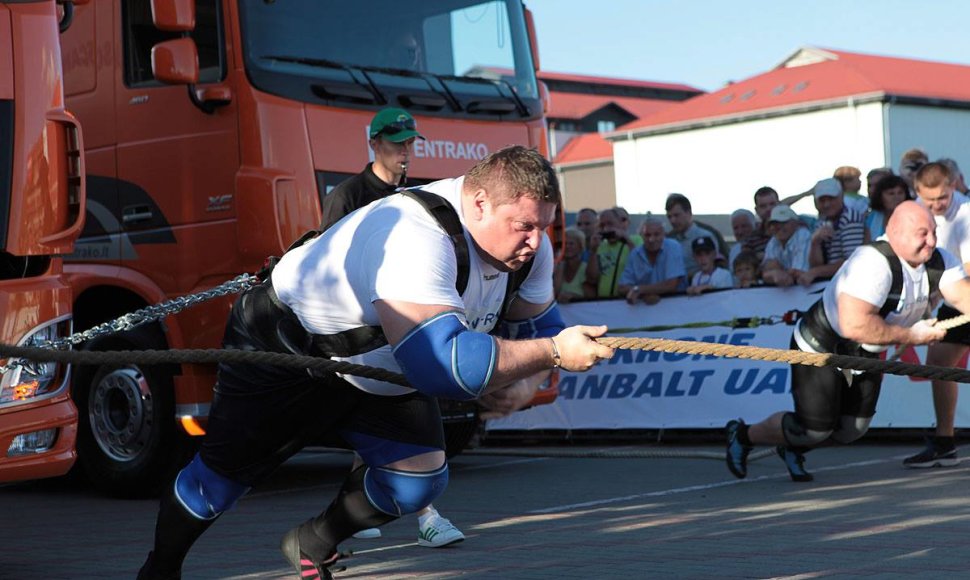 Žydrūnas Savickas praėjusiais metais laimėjo vilkikų tempimo čempionatą.