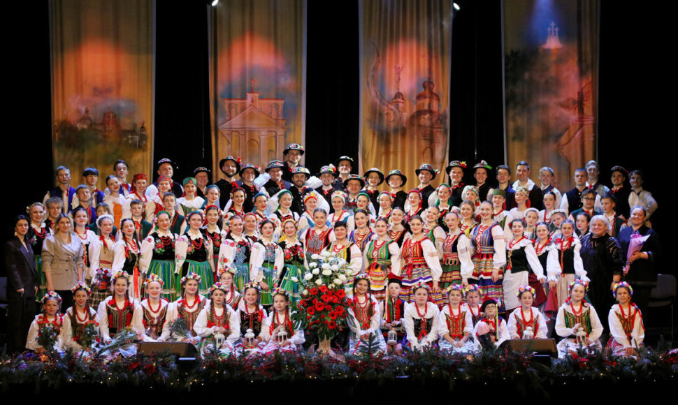 Lenkų dainų ir &scaron;okių meno ansamblis &bdquo;Vilija&ldquo;