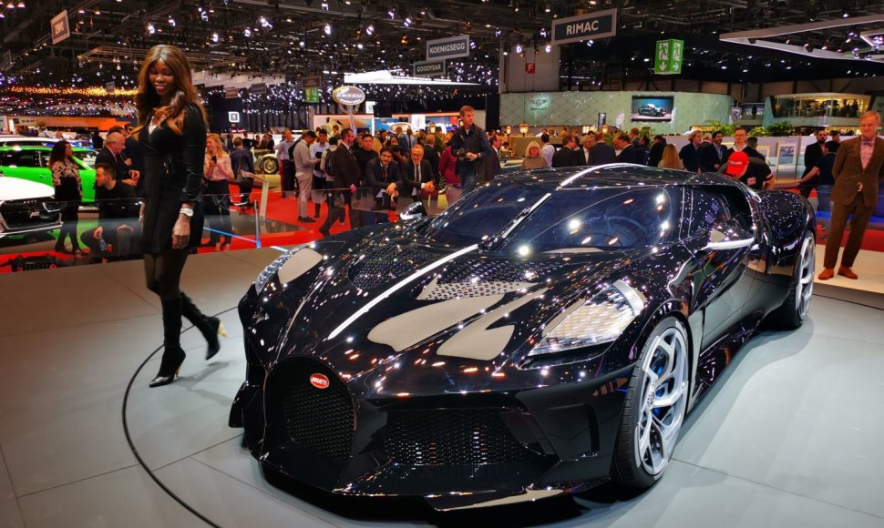 „Bugatti“ Ženevoje pristatė  naują automobilį„La Voiture Noire“ už 11 mln. eurų