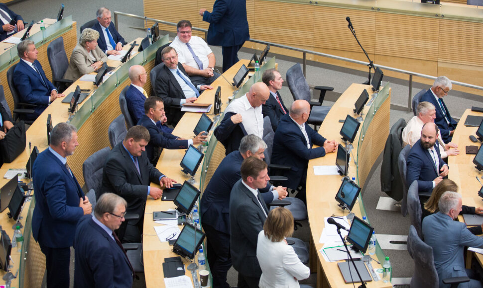 Seimas baigė pavasario sesiją