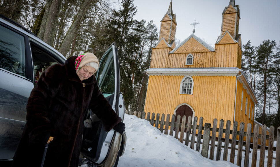 Aliutė iš Kabelių kaimo (Varėnos r.) atvažiavo į sekmadienines mišias