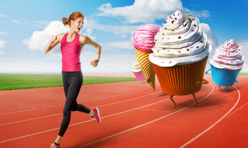 Nuo saldumynų bėganti moteris