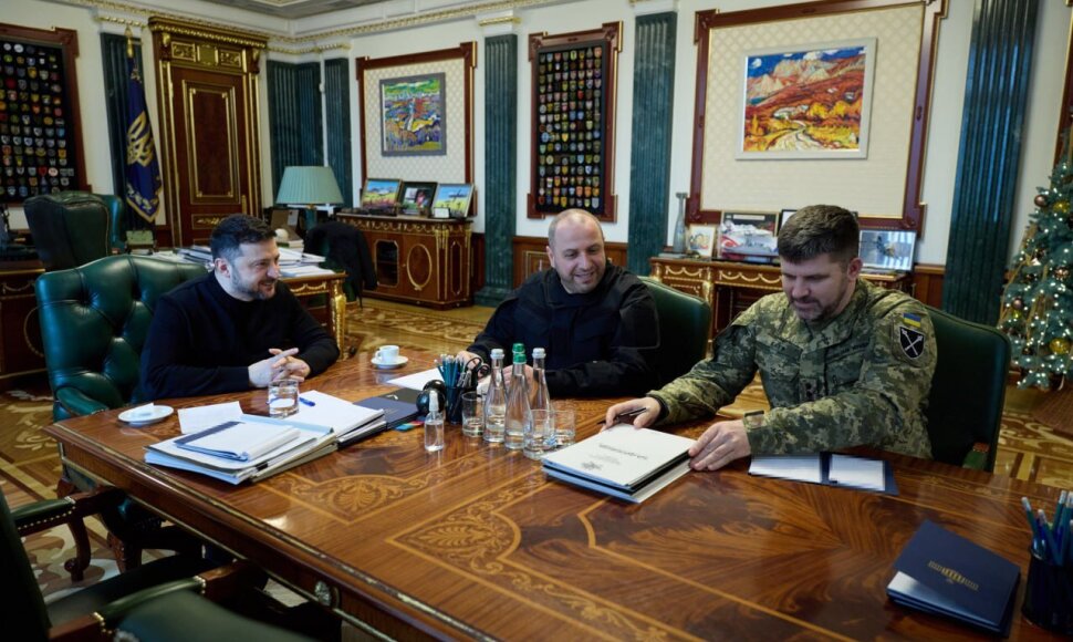 Volodymyras Zelenskis, Rustemas Umerovas, Andrijus Hnatovas