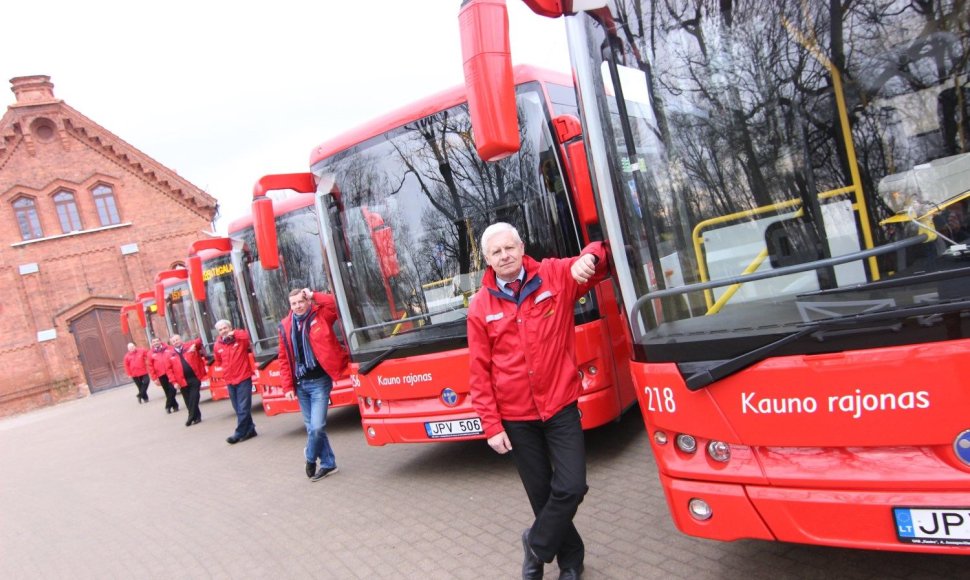 Nauji žemagrindžiai „Kautros“ autobusai