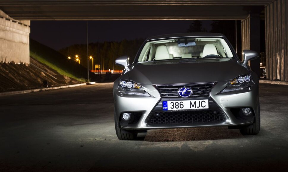 Trečiosios kartos &bdquo;Lexus IS&ldquo;