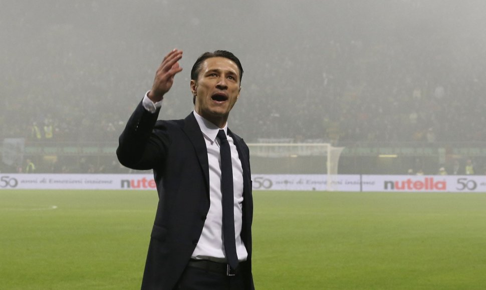 Kroatų treneris Niko Kovačas ramina sirgalius