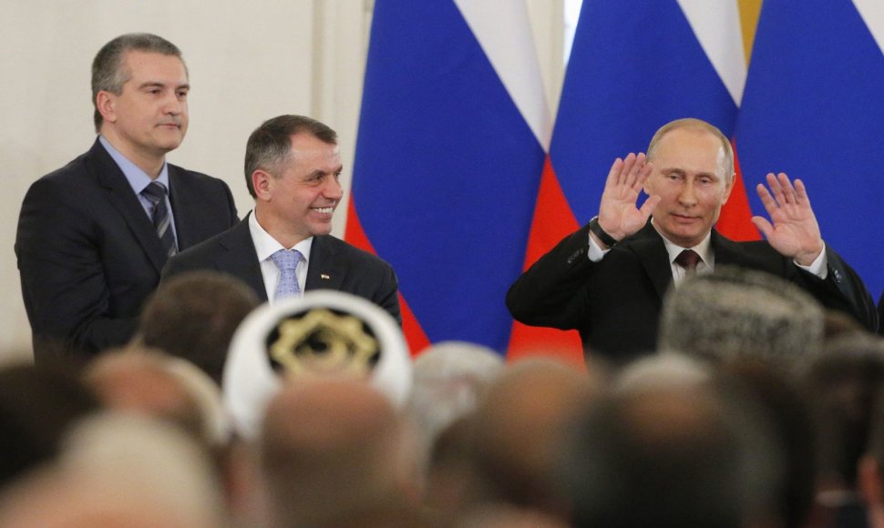Sergejus Aksionovas, Vladimiras Konstantinovas ir Vladimiras Putinas