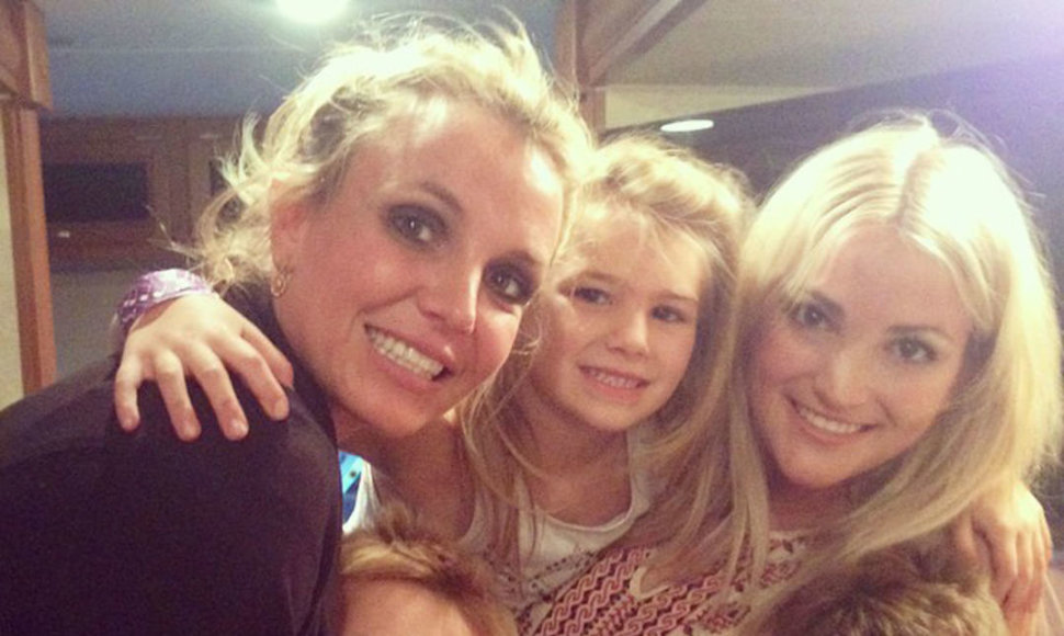 Britney Spears ir jos sesuo Jamie Lynn Spears su vaikais