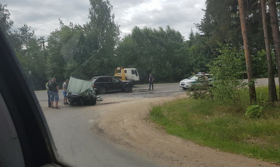 Trijų automobilių avarija Kaune