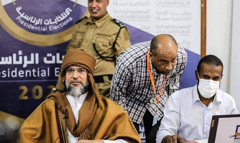 Seifas al Islamas Kadhafi (kairėje)