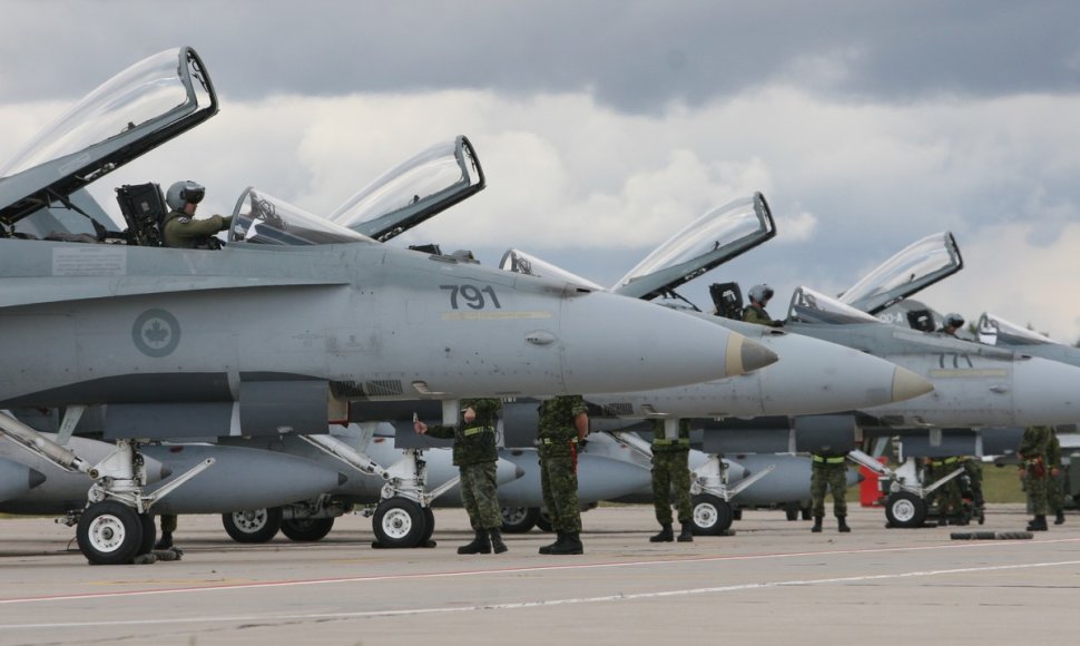 NATO oro policijos misija – Kanados naikintuvai F-18