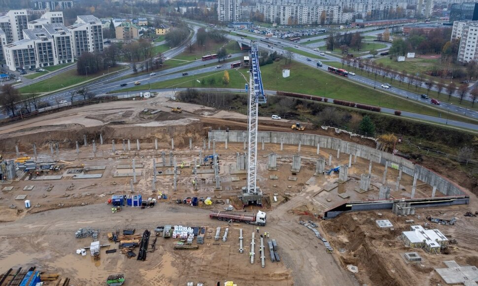 Nacionaliniame stadione pradedamos montuoti sienos, tribūnų konstrukcijos
