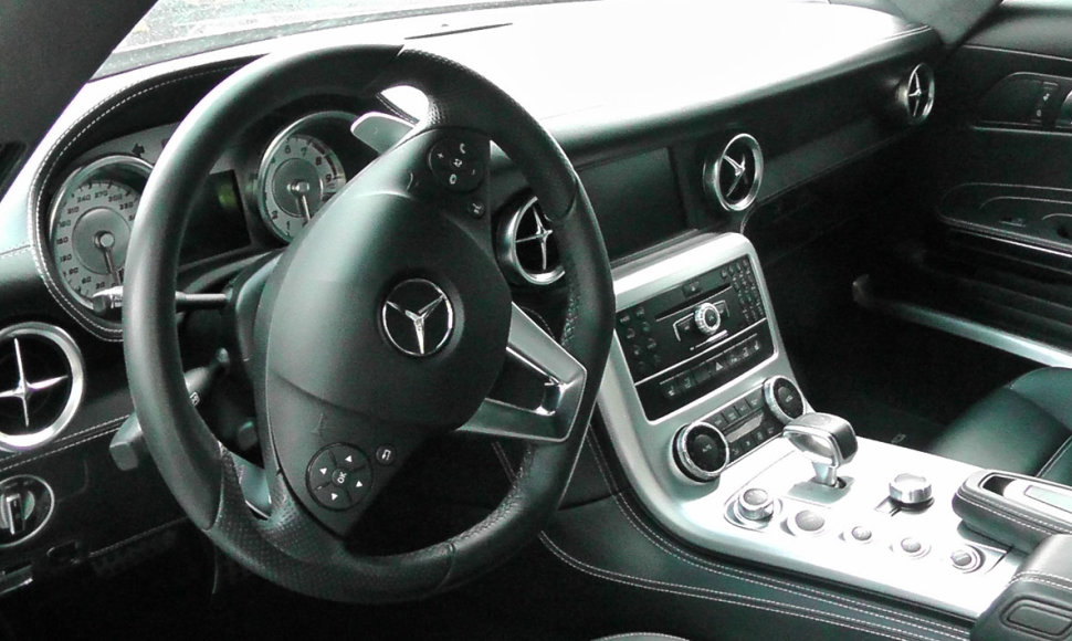 Klaipėdos muitinėje sulaikytas „Mercedes Benz SLS AMG“