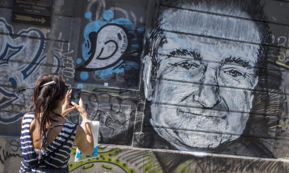 Robino Williamso portretas ant sienos Belgrade