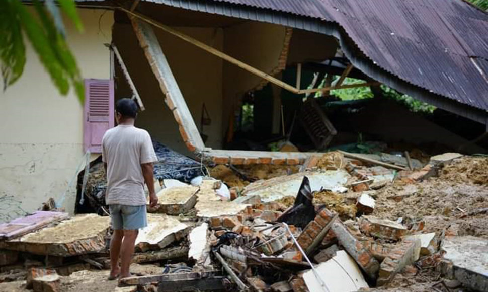 Žemės nuošliaužos nuniokotas namas Indonezijoje