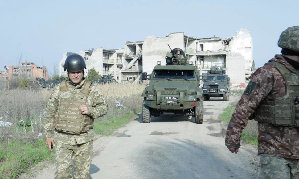 Avdijivkos miestas, vos trys šimtai metrų nuo fronto linijos, skiriančios Ukrainos pajėgas nuo Rusijos remiamų separatistų