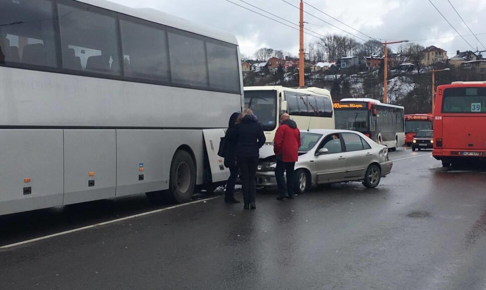 Avarija kaune sutrikdė eismą