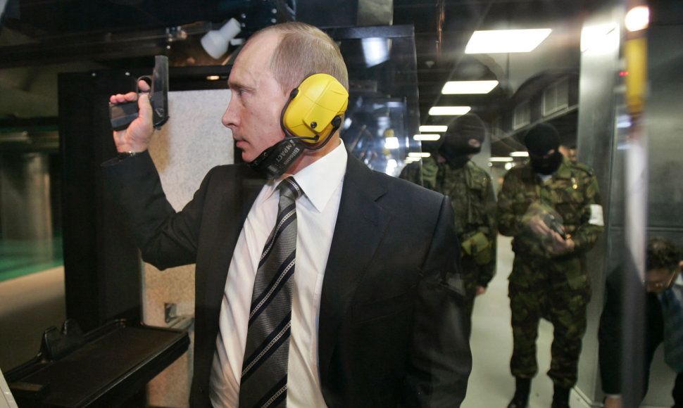 Vladimiras Putinas GRU būstinės šaudykloje 