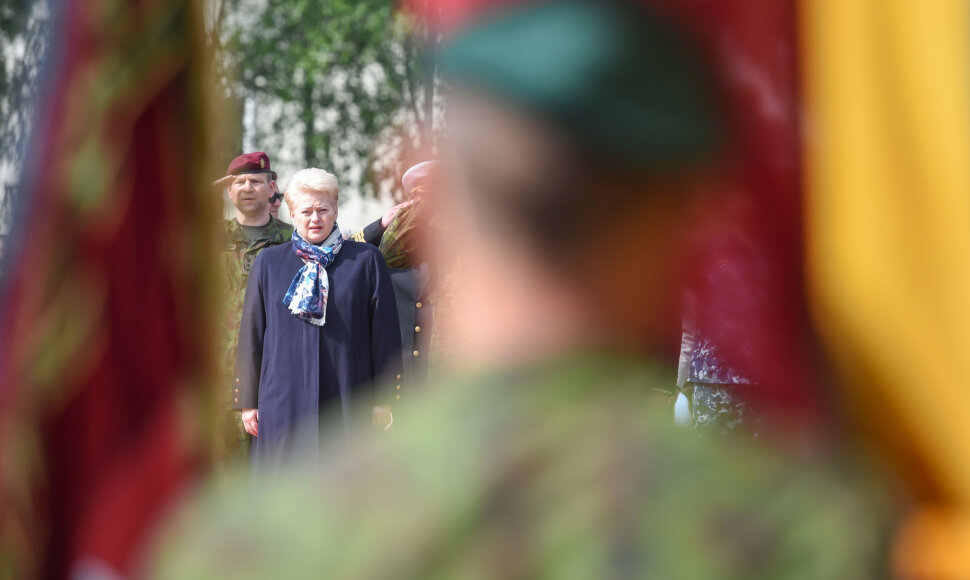 Tarnybą baigė pirmieji &scaron;auktiniai