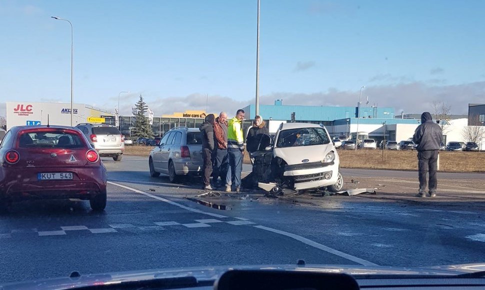 Automobilis „Ford Ka“ atrodė stipriai sumaitotas