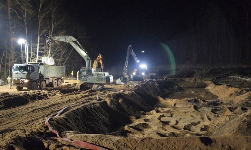 Dingusių JAV karių gelbėjimo operacija i&scaron; arti