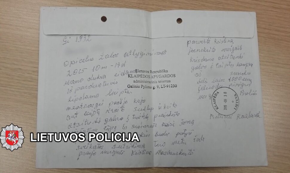 Sukčių apgauti pensininkai būdavo įtikinami pasira&scaron;yti ir ra&scaron;tus dėl "oficialaus žalos atlyginimo".