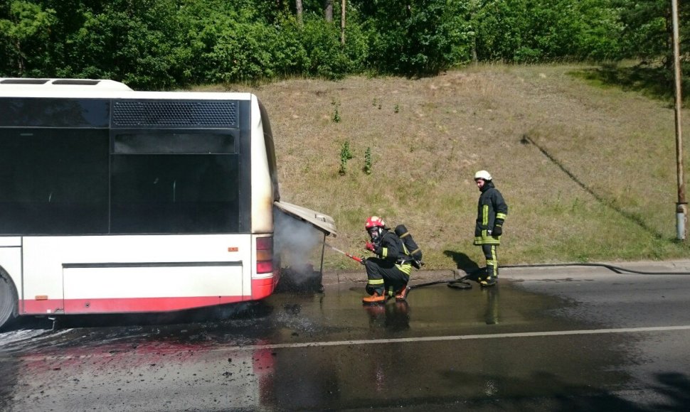 Vilniuje degė autobusas