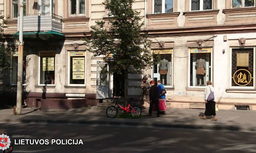 Dėvėtų drabužių parduotuvėje prigauti kišenvagiai