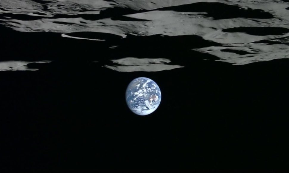 lunar-south-pole-earthset-viewed-by-kaguya-spacecraft