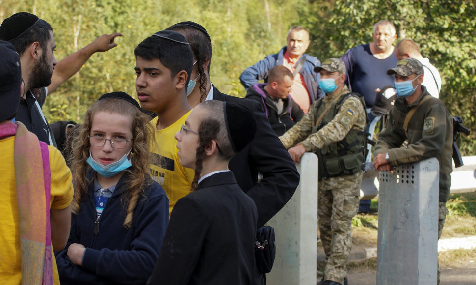 Žydų piligrimai prie sienos su Ukraina