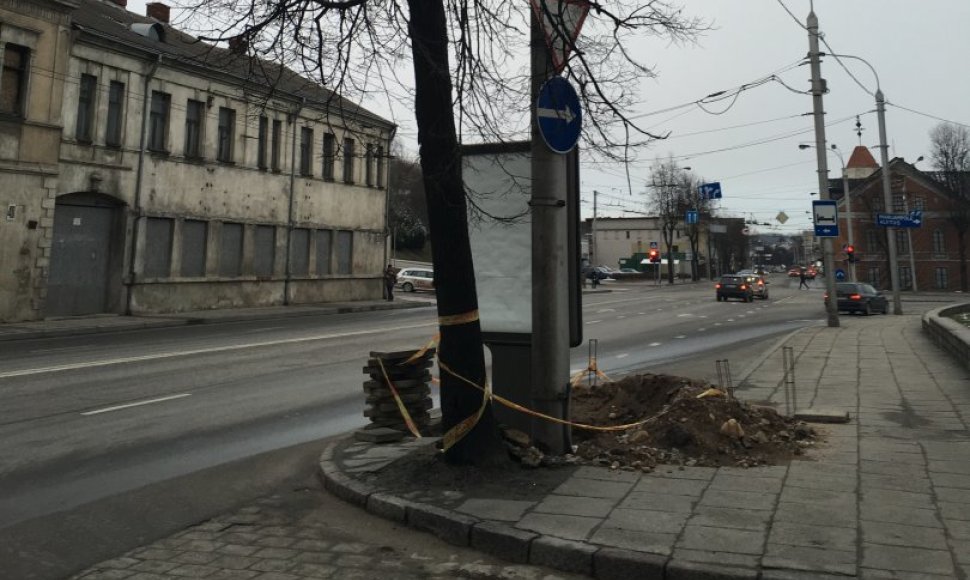 Ne vietoje Kaune pastatytas „JCDecaux“ reklamos stendas