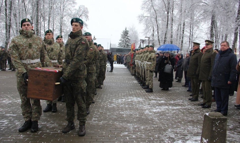 Lietuvių ir lenkų karių palaikų perlaidojimas