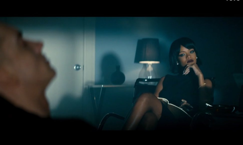 Eminemas ir Rihanna dainos „Monster“ vaizdo klipe