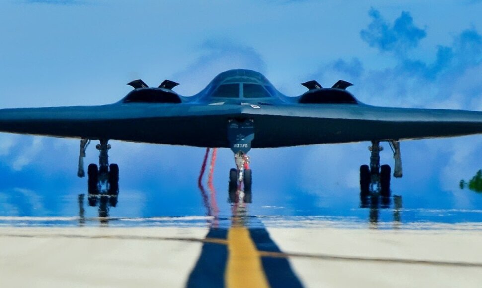 B-2 &bdquo;Spirit&ldquo; radarais neaptinkamas bombone&scaron;is