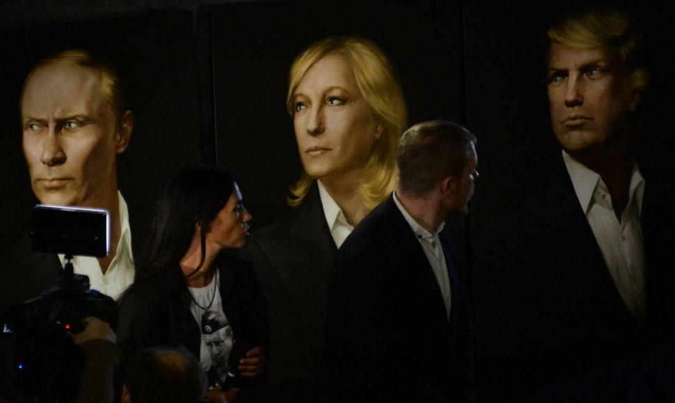 Vladimiro Putino, Marine Le Pen ir Donaldo Trumpo portretai