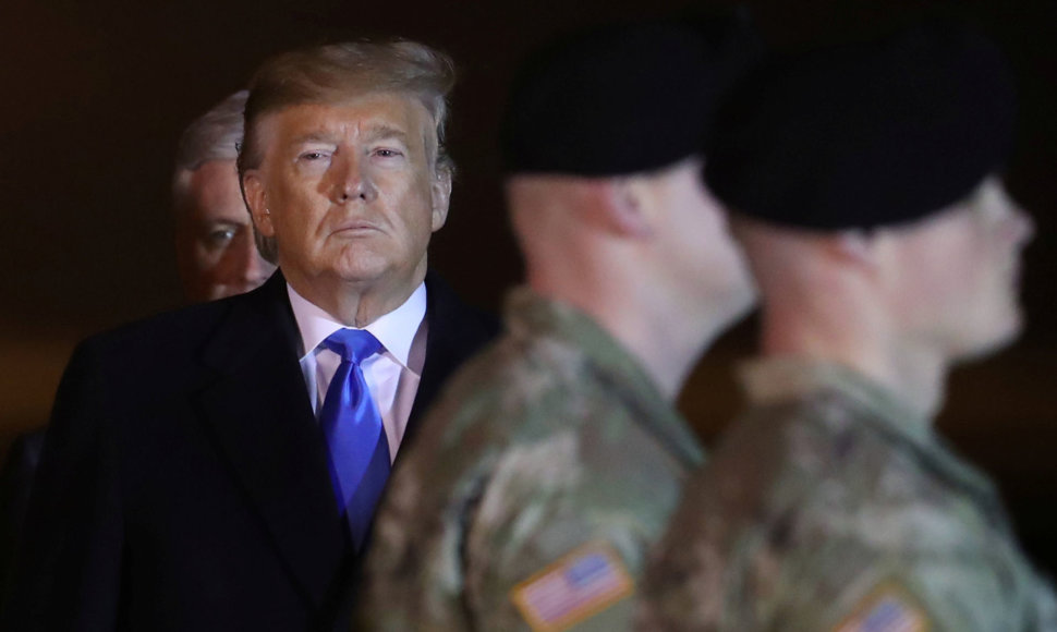 Donaldas Trumpas ir amerikiečių kariai